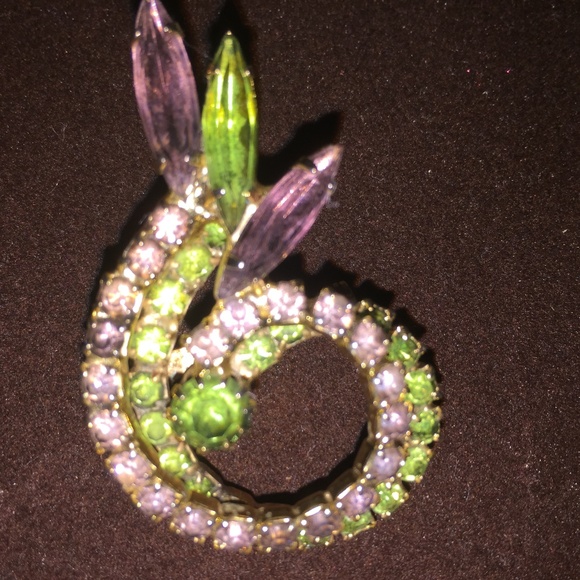 Gorgeous  Rhinestone Costume Jewelry Brooch - Picture 1 of 4